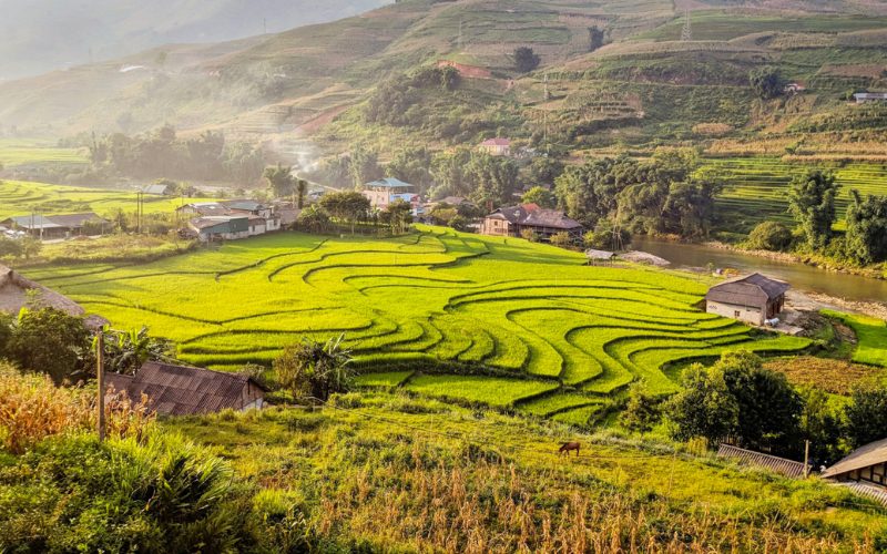 Vietnamese Vibrance and Laotian Serenity in 16 Days