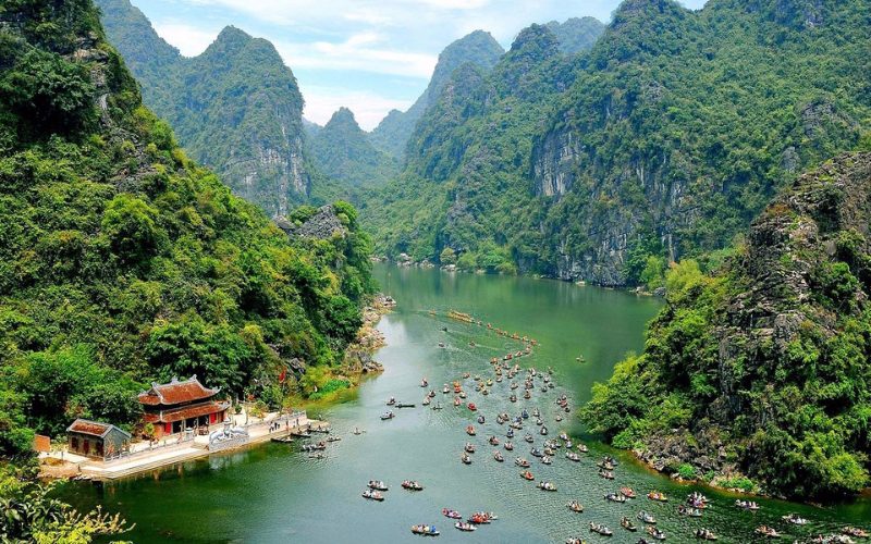 13 Days Vietnam Laos over Famous Heritage Sites