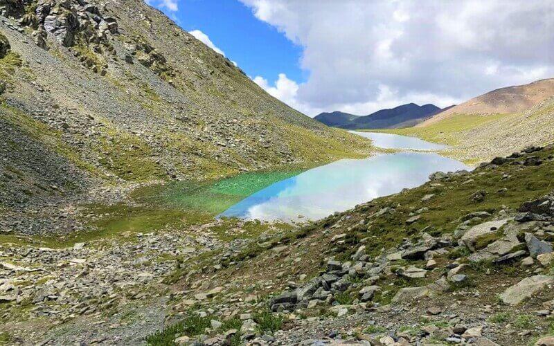 2 alpine lakes below Chitu-La Pass