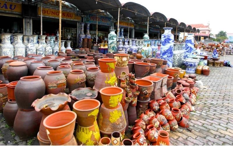 Bat Trang Pottery Village