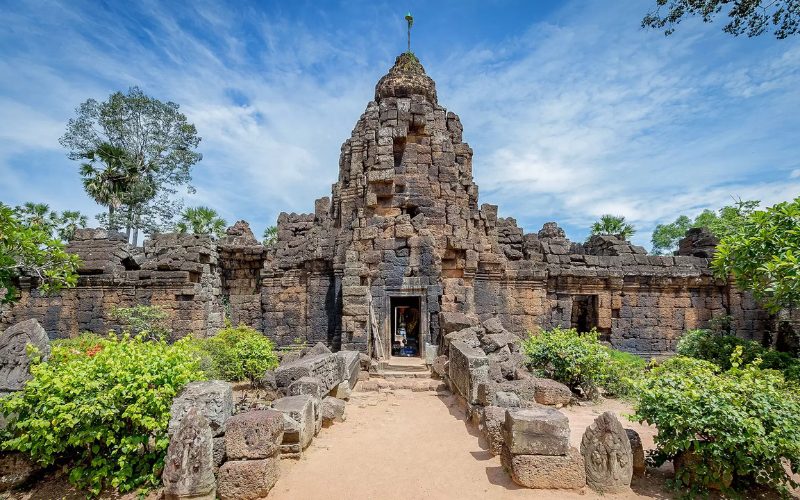 Explore the Temples and Beaches of Cambodia in 9 Days