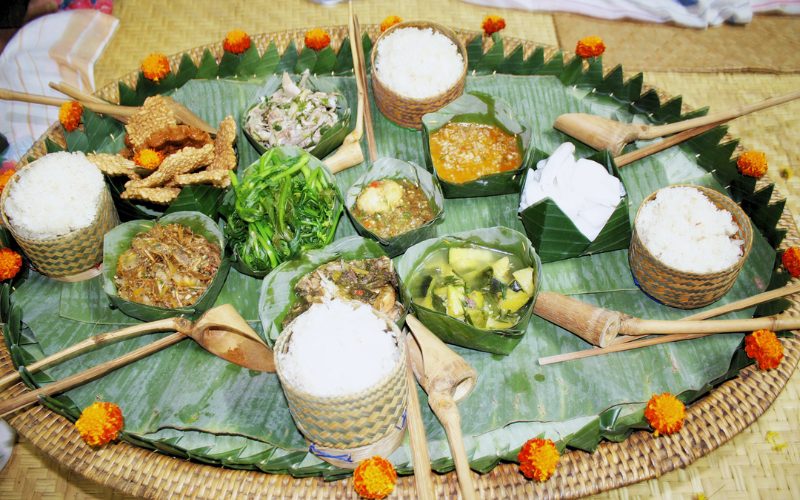 A traditional meal at Ban Pieng Ngam