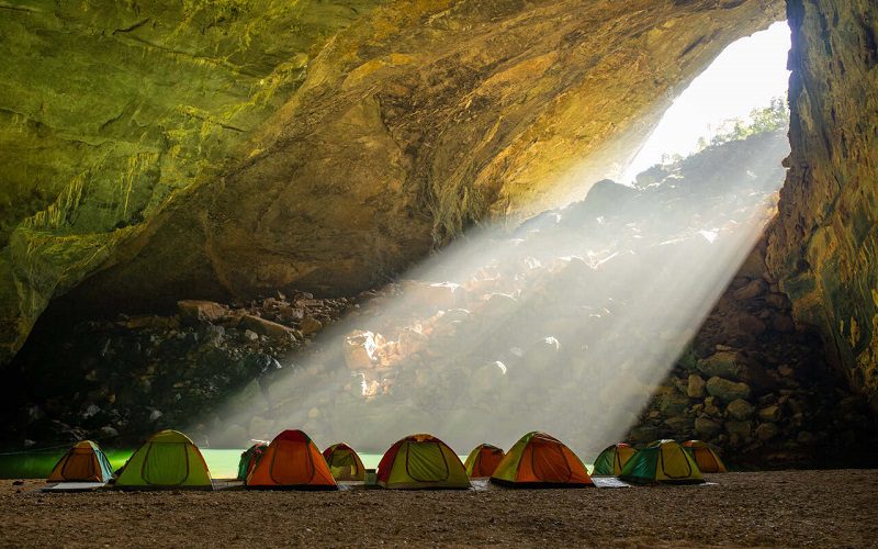 Visit Vietnam in July - Camp inside the cave En
