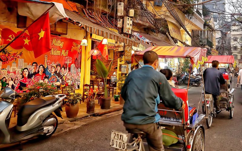 Cyclo ride - Hanoi Old Quarter