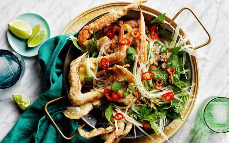 Crab and papaya salad