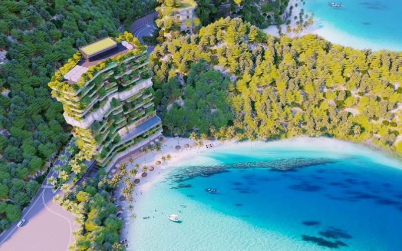 Golden sand, turquoise waters, and dramatic cliffs make Cat Co 1 Beach a must-visit for anyone coming to Cat Ba Island. Just a short walk from the town center, this beach is perfect for swimming, relaxing, and soaking in the island’s coastal charm.