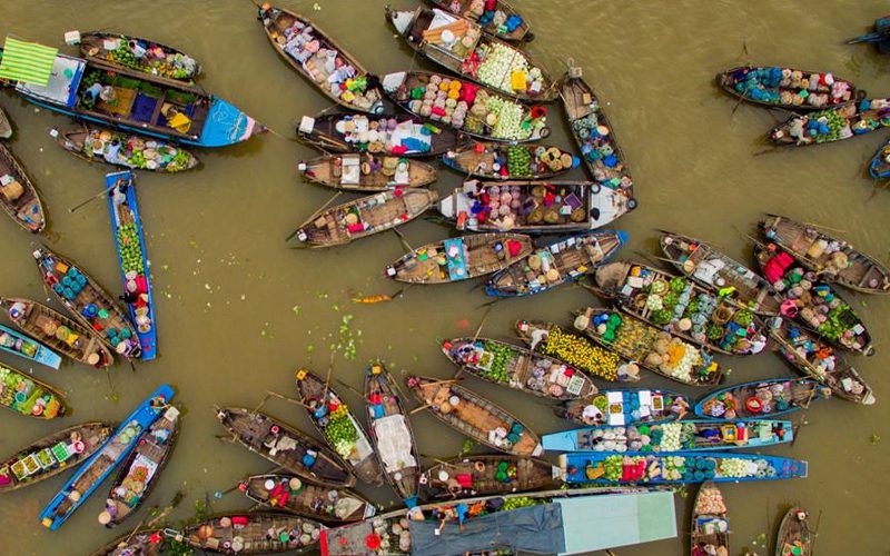 Cai Rang Floating Market - A day in the Mekong Delta