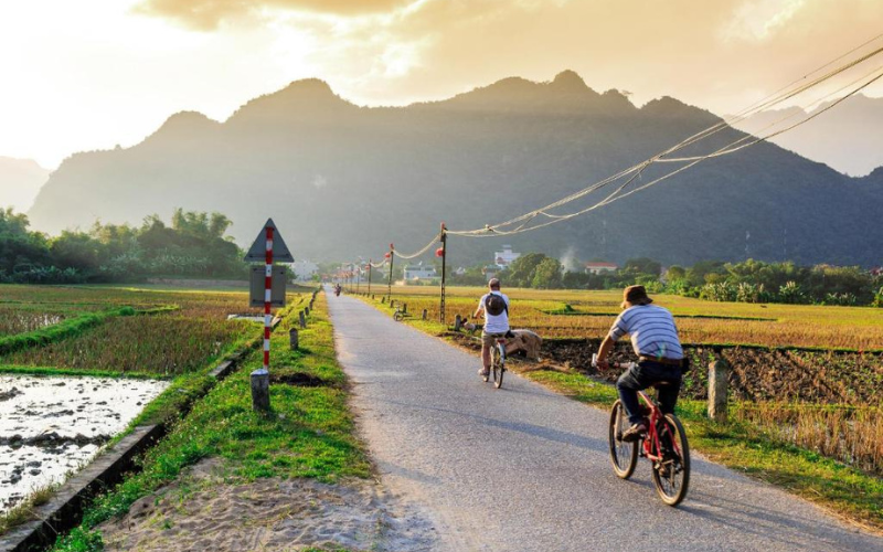 Discover Mai Chau by bike