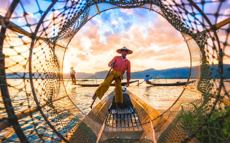 Discover the Fishing Technique of Inle Lake