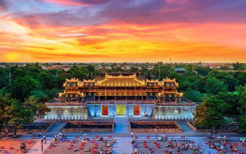 Discover the culture of Vietnam in a 10-day tour