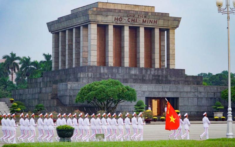 Flag raising ceremony at Ho Chi Minh Mausoleum