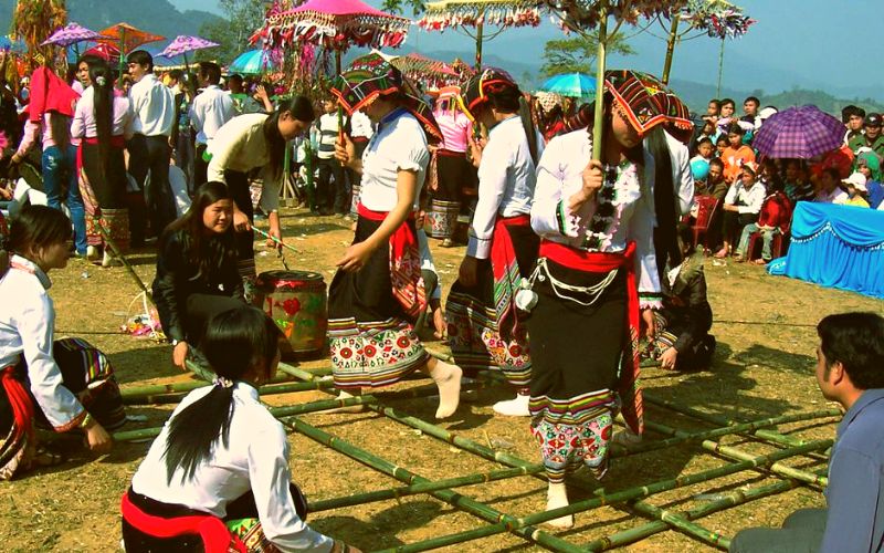 Dancing in Pa Co market