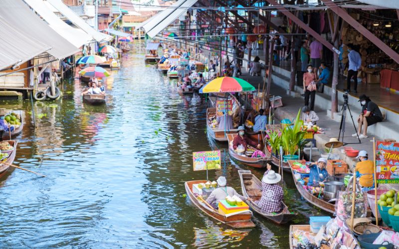 Damnoen Sadual Floating Market