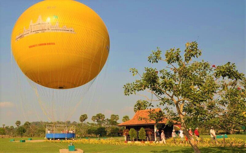 Enjoy the panoramic view of Angkor Wat by Hot Air Ballon