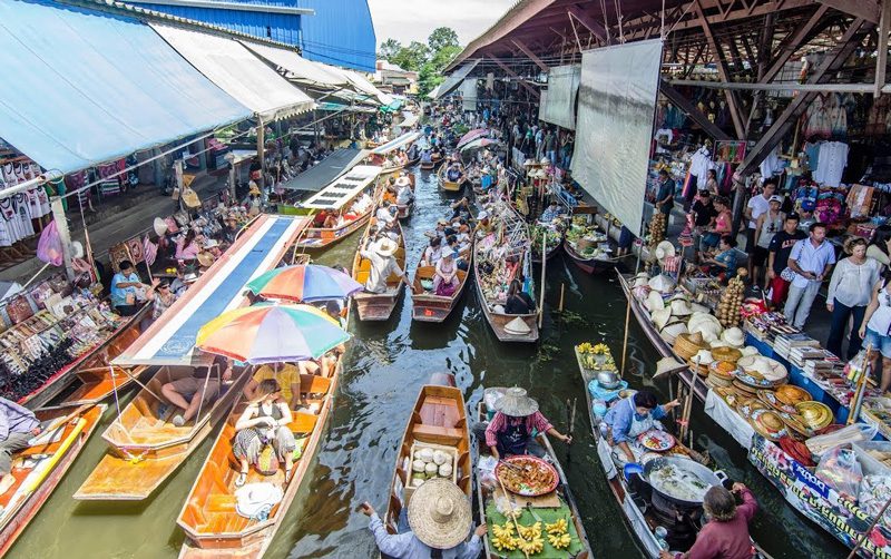 Floating market in Bangkok