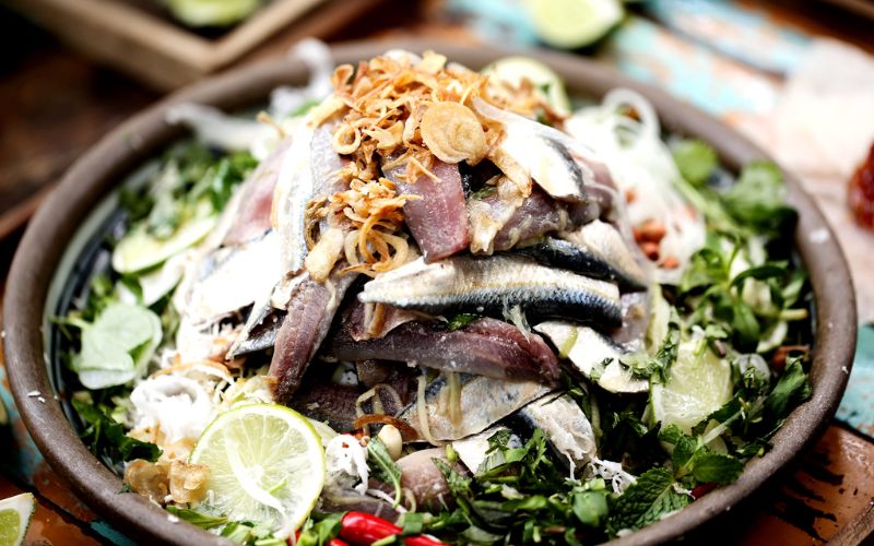 Goi ca trich (herring salad with coconut and fresh herbs)