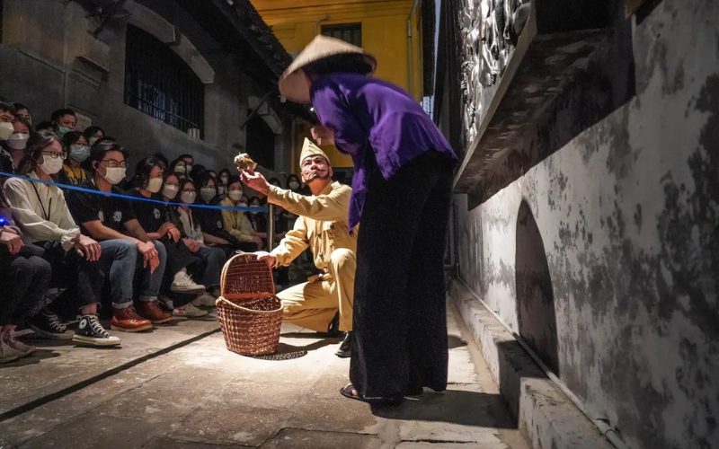 Hoa Lo Prison night tour