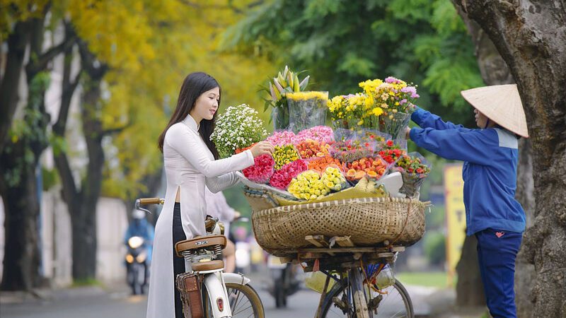 Hanoi is romantic in autumn