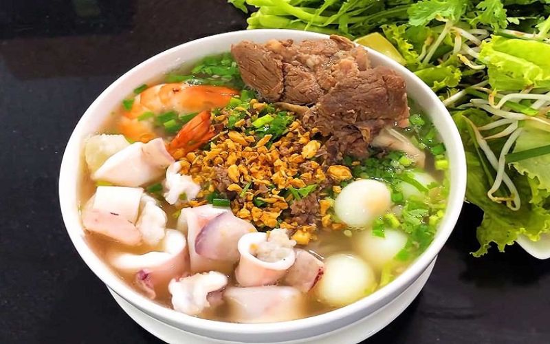Hu Tieu Muc (Squid Noodle Soup)