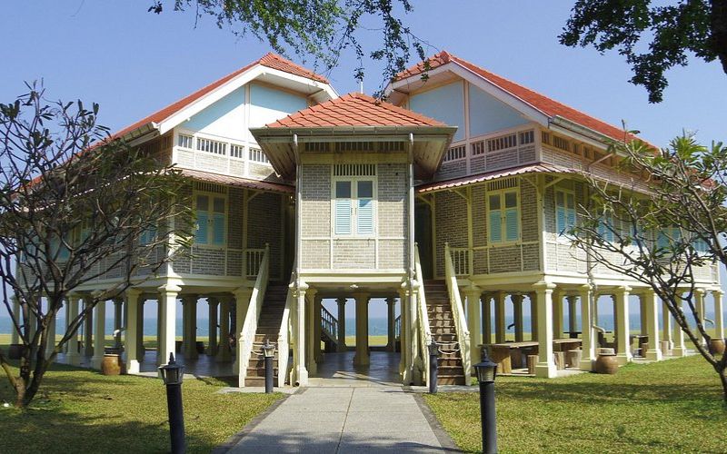 Klai Kangwon Palace in Hua Hin, Thailand — a beautiful seaside royal residence with classic Thai architecture and ocean views