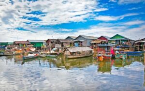 Kompong Phluk floating market