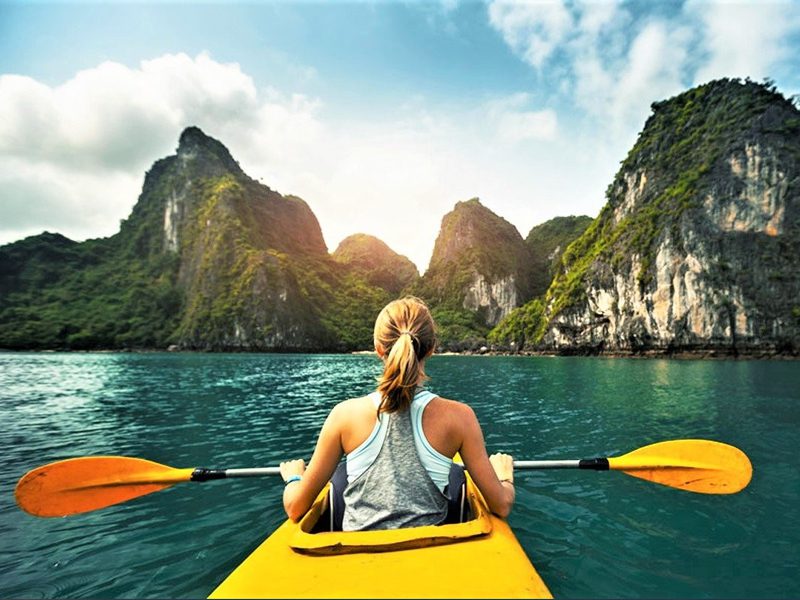 Kayak in Halong Bay