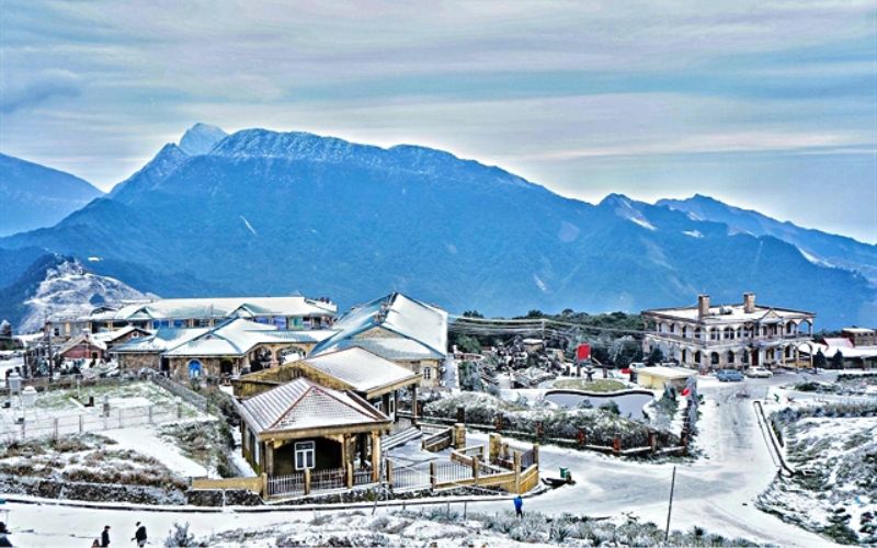 Mau Son mountain on a snowy day