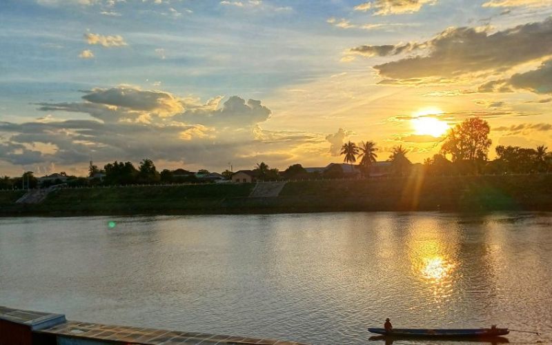 Mekong waterfront in Pakse