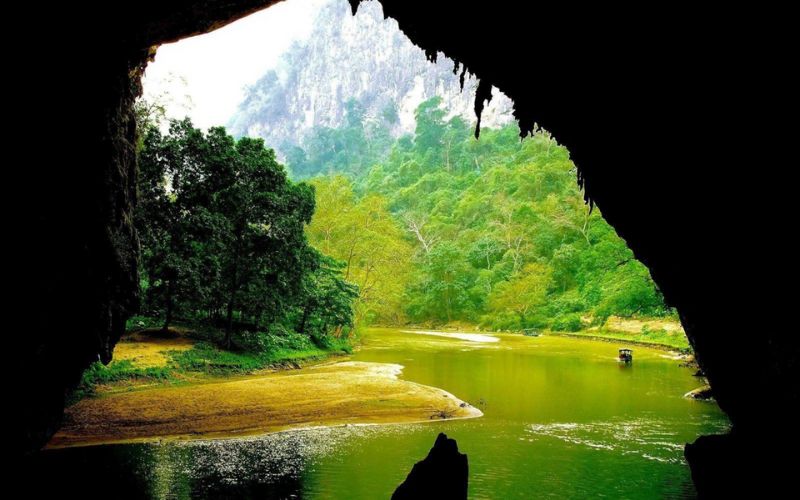 Magnifienet view from Hua Ma cave