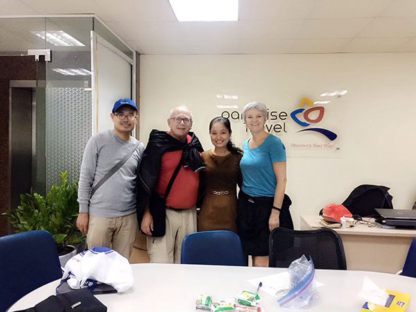 Mme Huong LE avec le couple de Mme NANCY qui vient de Canada (Québec)