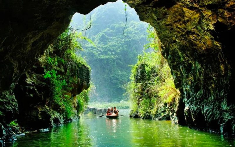 Ninh Binh's grotto