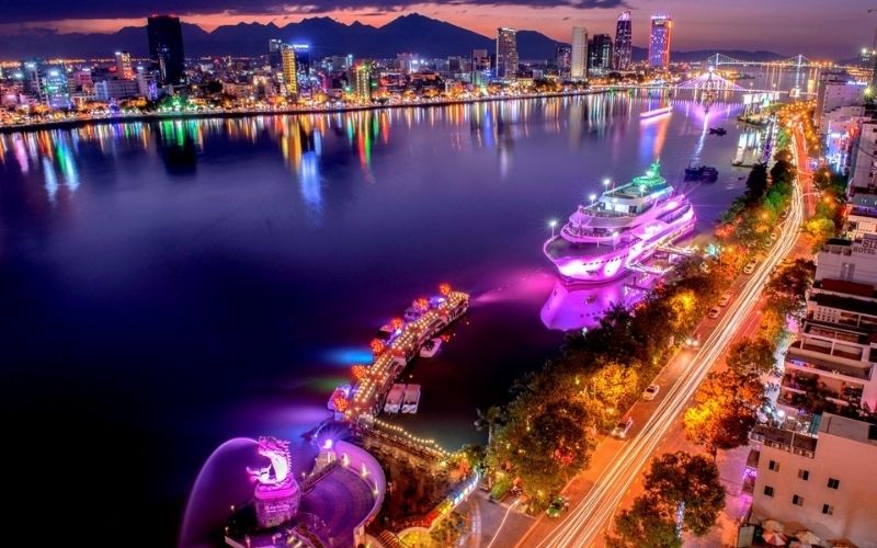 Night cruise on Han River