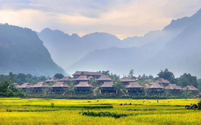 Na Phon village, Mai Chau