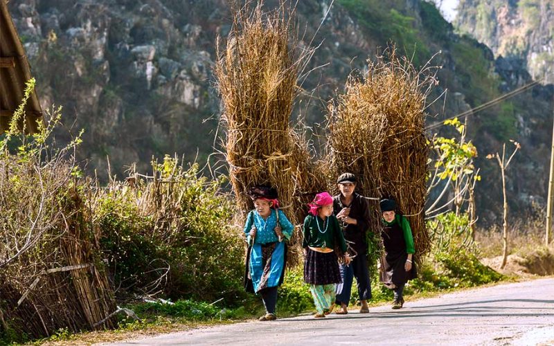 People in Yen The township