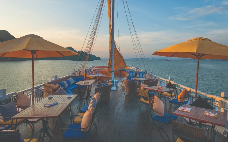 Paradise Elegance Cruise sundeck