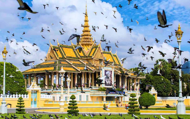 Panorama of Cambodia in 13 Days