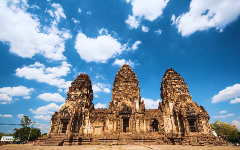 Phra Pang Sam Yot, Lopburi