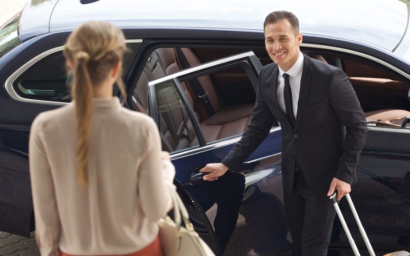 Private car rental service with a driver