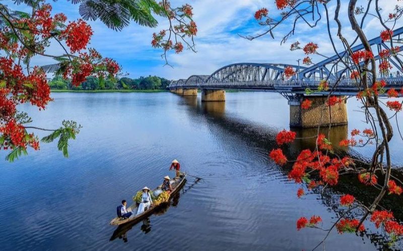 Perfume River, Hue