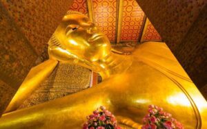 Reclining Bouddha Statue