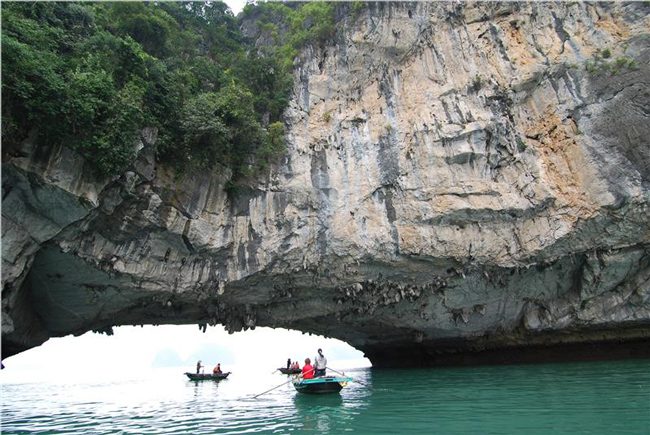 Research the weather before your trip to Halong Bay
