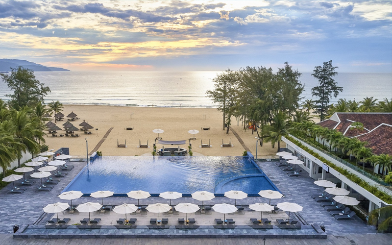 Relax on the beach of Danang