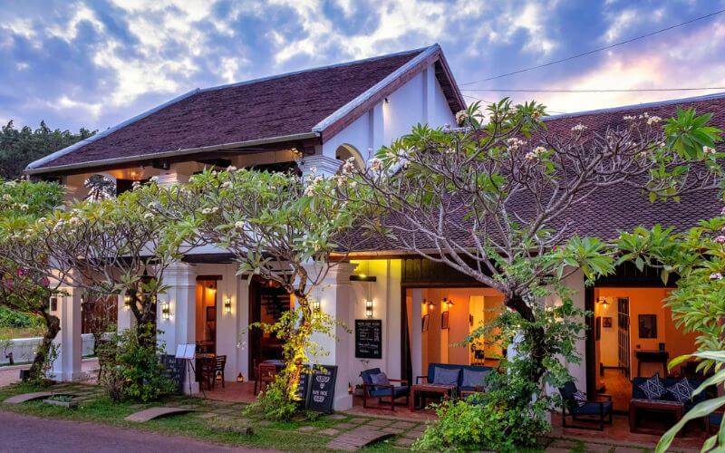 Accommodation Wat Phou