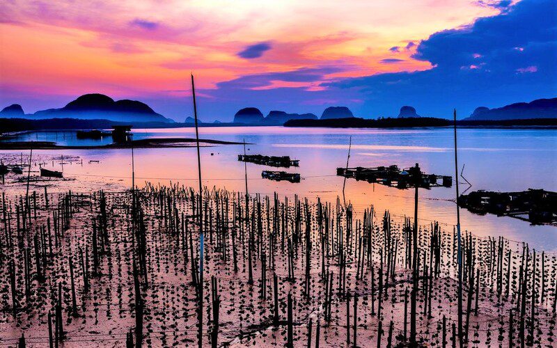 Small fishing village of Ban Samchong