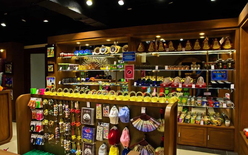 Souvenirs shop in Ba Na Hills