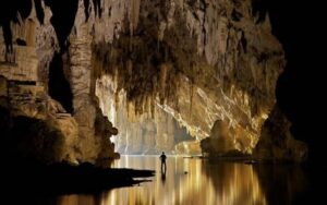 Tham Lod Cave