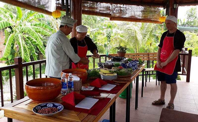 Cooking class in Tra Que Culinary Village