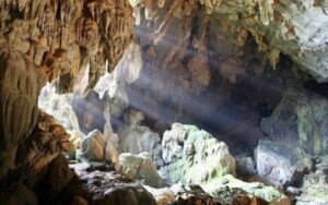 Tham Phu Kham Cave