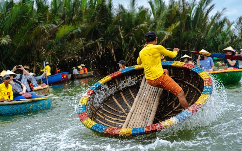 Watch skilled locals perform thrilling basket boat dances on the river
