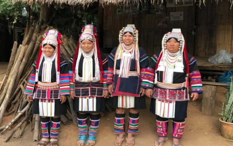 Women in Akha hill tribe village